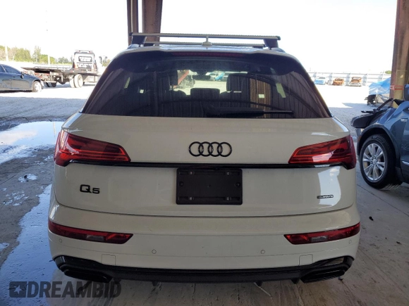 2023 Audi Q5 S line Premium Plus with VIN WA1E2AFY8P2128031, listed as a Copart auction lot 82355774 with 23,909 mi miles and Clean title. Bid and sale history available at DreamBid. Image 6.