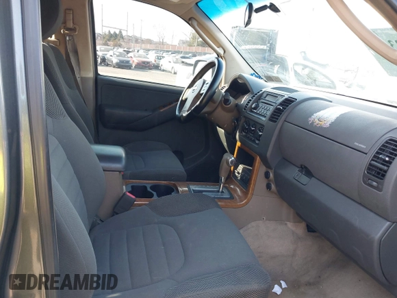 2007 Nissan Pathfinder SE z VIN 5N1AR18W07C610753, wystawiony jako IAAI lot #41733415 z przebiegiem Nie podano mil oraz . Historia ofert i sprzedaży dostępna na DreamBid. Obrazek 5.