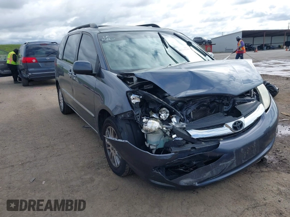 2008 Toyota Sienna XLE with VIN 5TDZK22C88S165100, listed as a IAAI auction lot 41744260 with 0 mi miles. Bid and sale history available at carsss.com. Image 1.