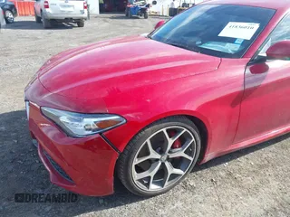 2019 Alfa Romeo Giulia z VIN ZARFAMAN7K7599097, wystawiony jako IAAI lot #41836010 z przebiegiem 32 011 mil mil oraz . Historia ofert i sprzedaży dostępna na DreamBid. Obrazek 16.