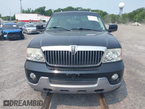 2003 Lincoln Navigator Luxury z VIN 5LMFU28R33LJ13692, wystawiony jako IAAI lot #42226136 z przebiegiem 161 104 mil mil oraz . Historia ofert i sprzedaży dostępna na DreamBid. Obrazek 6.
