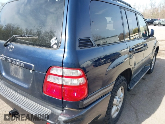 2004 Toyota Land Cruiser with VIN JTEHT05J942054673, listed as a IAAI auction lot 42112791 with 206,784 mi miles. Bid and sale history available at carsss.com. Image 17.