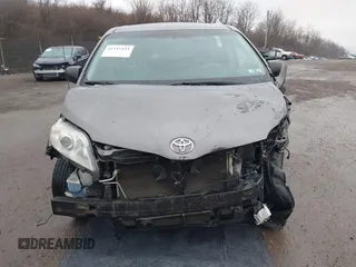 2011 Toyota Sienna with VIN 5TDZK3DC7BS017563, listed as a IAAI auction lot 41442444 with 259,547 mi miles. Bid and sale history available at carsss.com. Image 13.