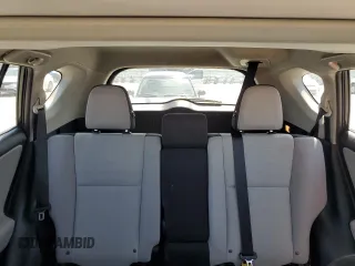 2018 Toyota RAV4 XLE z VIN 2T3RFREV4JW812199, wystawiony jako Copart lot #58485725 z przebiegiem 96 576 mil mil oraz Szkoda całkowita • Salvage title. Historia ofert i sprzedaży dostępna na DreamBid. Obrazek 10.