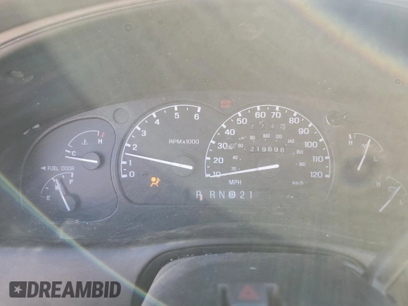 2000 Ford Explorer XLS z VIN 1FMZU72X5YZC38167, wystawiony jako Copart lot #80101584 z przebiegiem 219 698 mil mil oraz Szkoda całkowita • Salvage title. Historia ofert i sprzedaży dostępna na DreamBid. Obrazek 9.