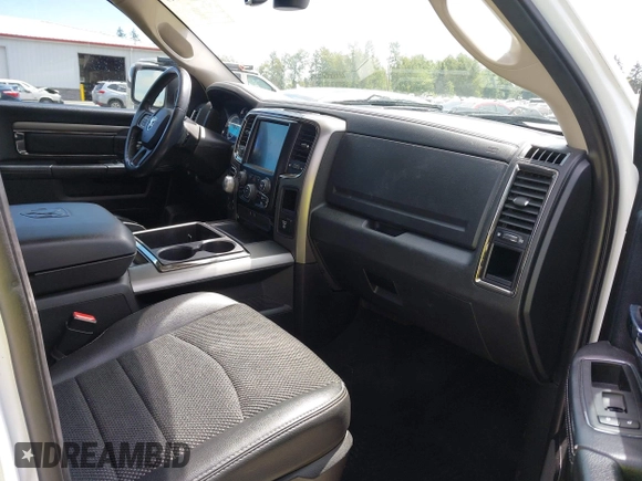 2015 Ram 1500 Sport z VIN 1C6RR7MT7FS601470, wystawiony jako IAAI lot #42334149 z przebiegiem 114 056 mil mil oraz . Historia ofert i sprzedaży dostępna na DreamBid. Obrazek 5.