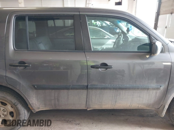 2012 Honda Pilot LX with VIN 5FNYF4H23CB015371, listed as a IAAI auction lot 41852341 with 180,000 mi miles and . Bid and sale history available at carsss.com. Image 13.