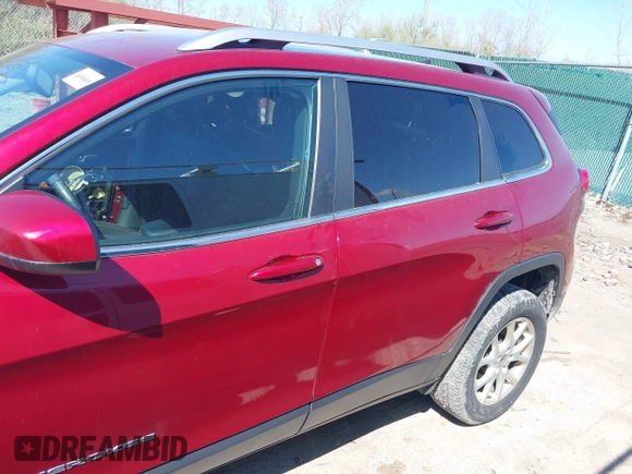 2016 Jeep Cherokee Latitude with VIN 1C4PJMCB6GW111885, listed as a IAAI auction lot 42030320 with 169,148 mi miles and . Bid and sale history available at carsss.com. Image 15.