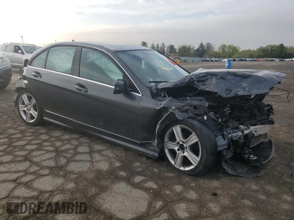 2010 Mercedes-Benz C 300 Sport z VIN WDDGF8BB5AF425972, wystawiony jako Copart lot #54118115 z przebiegiem Nie podano mil oraz Szkoda całkowita • Salvage title. Historia ofert i sprzedaży dostępna na DreamBid. Obrazek 4.