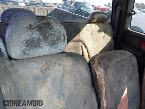 2000 Chevrolet Silverado 1500 with VIN 2GCEC19W6Y1117267, listed as a IAAI auction lot 41414335 with 255,802 mi miles and . Bid and sale history available at DreamBid. Image 8.