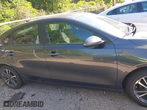2024 Kia Forte LXS with VIN 3KPF24AD4RE715137, listed as a IAAI auction lot 41996954 with 32,115 mi miles. Bid and sale history available at carsss.com. Image 13.