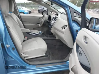 2012 Nissan LEAF SL with VIN JN1AZ0CPXCT022337, listed as a IAAI auction lot 40299658 with 43,173 mi miles. Bid and sale history available at carsss.com. Image 5.