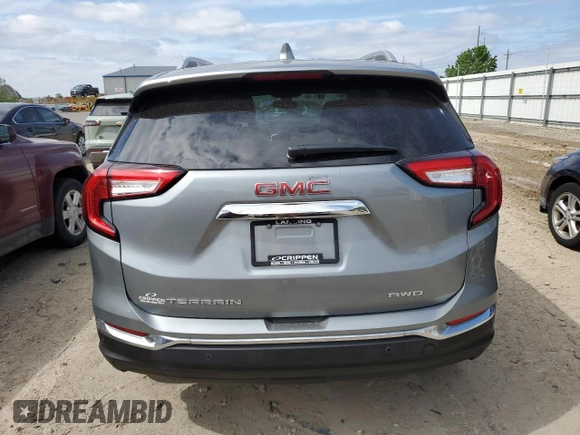 2024 GMC Terrain SLT z VIN 3GKALVEG5RL224500, wystawiony jako Copart lot #57138525 z przebiegiem 6 152 mil mil oraz Czysty tytuł • Clean title. Historia ofert i sprzedaży dostępna na DreamBid. Obrazek 6.