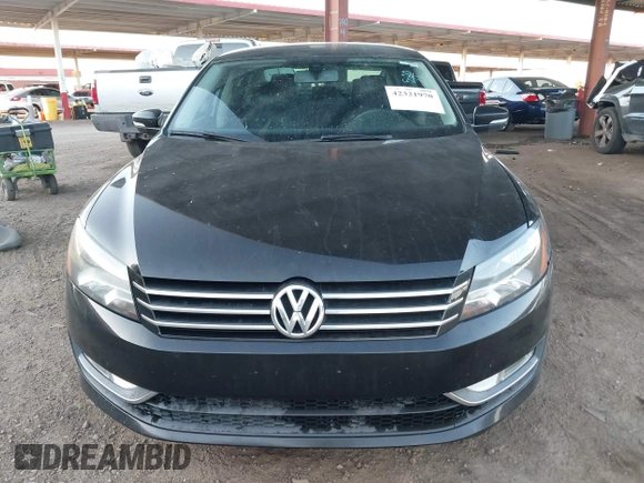 2015 Volkswagen Passat Limited Edition Edition z VIN 1VWAT7A3XFC123239, wystawiony jako IAAI lot #42321970 z przebiegiem 100 436 mil mil oraz . Historia ofert i sprzedaży dostępna na DreamBid. Obrazek 12.