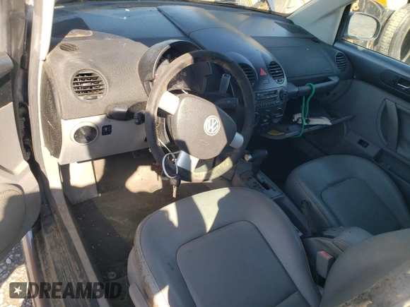 2004 Volkswagen Beetle GLS с VIN 3VWCM31Y34M320887, выставлен на аукционе Copart как лот 54332455 с пробегом 12 064 миль миль и Списание • Salvage title. История ставок и продаж доступна на DreamBid. Изображение 8.