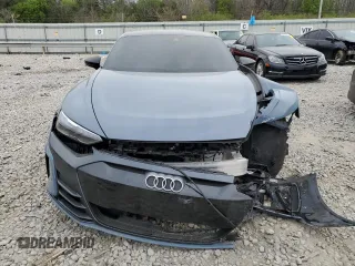 2022 Audi e-tron GT Premium Plus z VIN WAUFJBFW2N7008708, wystawiony jako Copart lot #47915324 z przebiegiem 27 193 mil mil oraz . Historia ofert i sprzedaży dostępna na DreamBid. Obrazek 5.