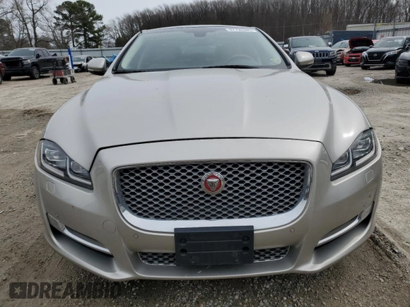 2017 Jaguar XJ with VIN SAJWJ2GDXH8W09509, listed as a Copart auction lot 47792345 with 148,052 mi miles and Clean Title. Bid and sale history available at carsss.com. Image 5.