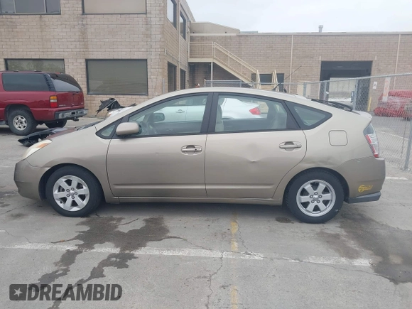 2005 Toyota Prius with VIN JTDKB20U350126328, listed as a IAAI auction lot 42098924 with 237,916 mi miles. Bid and sale history available at carsss.com. Image 14.
