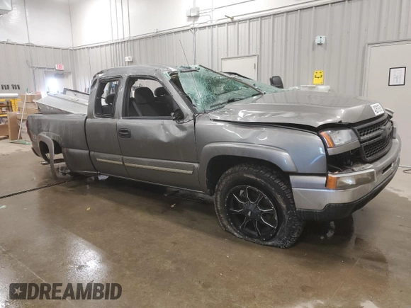 2006 Chevrolet Silverado 1500 LT2 with VIN 1GCEK19B26Z299795, listed as a Copart auction lot 42619785 with Not Provided miles and Clean Title. Bid and sale history available at DreamBid. Image 4.