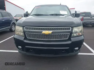 2009 Chevrolet Tahoe LTZ z VIN 1GNFK330X9R130028, wystawiony jako IAAI lot #42113713 z przebiegiem 135 631 mil mil oraz . Historia ofert i sprzedaży dostępna na DreamBid. Obrazek 12.