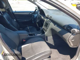 2001 Mercedes-Benz C 230/260/280/320 with VIN WDBRF61J41F104908, listed as a IAAI auction lot 42003924 with Not Provided miles and . Bid and sale history available at DreamBid. Image 5.