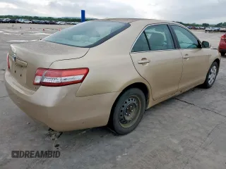 2010 Toyota Camry z VIN 4T1BF3EK4AU112728, wystawiony jako Copart lot #54740835 z przebiegiem 133 340 mil mil oraz Szkoda całkowita • Salvage title. Historia ofert i sprzedaży dostępna na DreamBid. Obrazek 3.