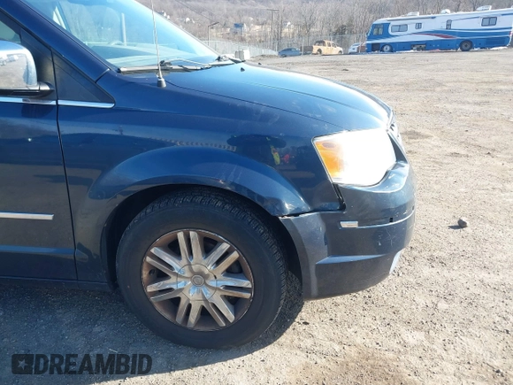 2009 Chrysler Town & Country Limited with VIN 2A8HR64XX9R597270, listed as a IAAI auction lot 41490394 with 126,186 mi miles. Bid and sale history available at carsss.com. Image 6.