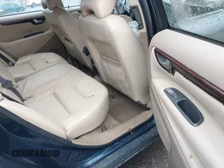 2002 Volvo V70 with VIN YV1SW58D921186348, listed as a IAAI auction lot 40729522 with 159,385 mi miles and . Bid and sale history available at DreamBid. Image 8.