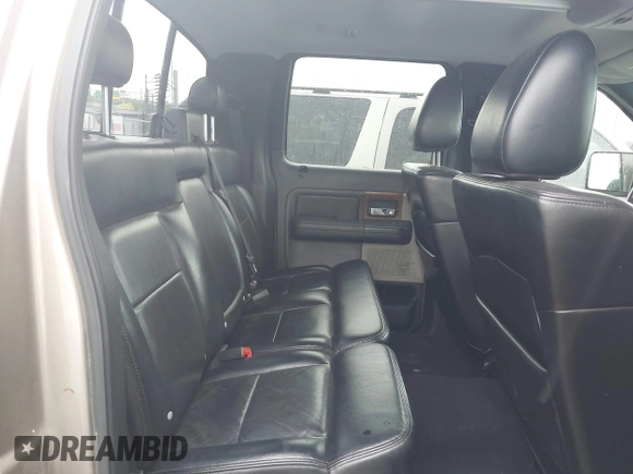 2004 Ford F-150 XLT z VIN 1FTPW14554KB11422, wystawiony jako IAAI lot #42651609 z przebiegiem 238 157 mil mil oraz . Historia ofert i sprzedaży dostępna na DreamBid. Obrazek 8.