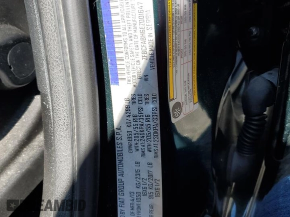 2014 FIAT 500L Easy z VIN ZFBCFABH6EZ001647, wystawiony jako Copart lot #64092325 z przebiegiem 81 360 mil mil oraz Szkoda całkowita • Salvage title. Historia ofert i sprzedaży dostępna na DreamBid. Obrazek 13.