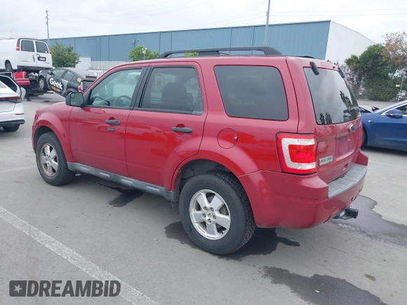 2011 Ford Escape XLT с VIN 1FMCU9D73BKC07742, выставлен на аукционе IAAI как лот 42101527 с пробегом 176 073 миль миль и . История ставок и продаж доступна на DreamBid. Изображение 3.