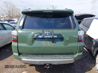 2022 Toyota 4Runner TRD Off Road Premium with VIN JTERU5JR1N6061136, listed as a IAAI auction lot 41890330 with 66,783 mi miles and . Bid and sale history available at DreamBid. Image 17.