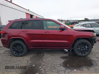 2018 Jeep Grand Cherokee Laredo E with VIN 1C4RJFAG6JC256341, listed as a IAAI auction lot 41635752 with 52,184 mi miles and . Bid and sale history available at DreamBid. Image 14.