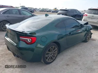 2020 Toyota 86 GT with VIN JF1ZNAE19L8751058, listed as a IAAI auction lot 40965891 with 33,925 mi miles. Bid and sale history available at carsss.com. Image 4.