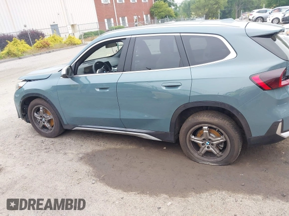 2024 BMW X1 xDrive28i with VIN WBX73EF05R5Z86851, listed as a IAAI auction lot 42439728 with 3,501 mi miles and . Bid and sale history available at DreamBid. Image 14.
