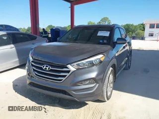 2017 Hyundai Tucson SE with VIN KM8J33A4XHU438510, listed as a IAAI auction lot 42021812 with 117,848 mi miles. Bid and sale history available at carsss.com. Image 18.