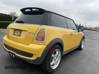 2007 MINI Hardtop S with VIN WMWMF73507TL90586, listed as a Copart auction lot 44470675 with 50,695 mi miles and Clean Title. Bid and sale history available at DreamBid. Image 4.