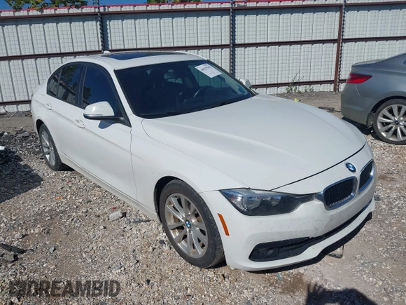 2017 BMW 3 Series 320i z VIN WBA8E1G50HNU14757, wystawiony jako IAAI lot #40429182 z przebiegiem 118 032 mil mil oraz . Historia ofert i sprzedaży dostępna na DreamBid. Obrazek 1.