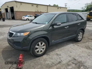 2012 Kia Sorento LX z VIN 5XYKTCA61CG293345, wystawiony jako Copart lot #57857285 z przebiegiem 185 485 mil mil oraz Szkoda całkowita • Salvage title. Historia ofert i sprzedaży dostępna na DreamBid. Obrazek 1.