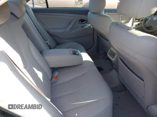 2011 Toyota Camry LE z VIN 4T1BF3EK0BU178887, wystawiony jako IAAI lot #41986695 z przebiegiem 241 360 mil mil oraz . Historia ofert i sprzedaży dostępna na DreamBid. Obrazek 8.