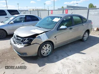 2008 Ford Focus SE z VIN 1FAHP35N78WZ94676, wystawiony jako IAAI lot #42094725 z przebiegiem 106 353 mil mil oraz . Historia ofert i sprzedaży dostępna na DreamBid. Obrazek 2.