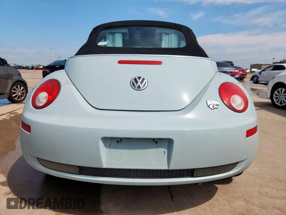2010 Volkswagen Beetle Final Edition z VIN 3VWRW3AL2AM004708, wystawiony jako Copart lot #63852415 z przebiegiem 111 174 mil mil oraz Szkoda całkowita • Salvage title. Historia ofert i sprzedaży dostępna na DreamBid. Obrazek 6.
