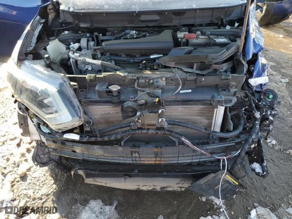 2019 Nissan Rogue SV with VIN 5N1AT2MTXKC768397, listed as a Copart auction lot 41624035 with 69,423 mi miles and Salvage Title. Bid and sale history available at carsss.com. Image 12.