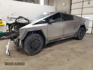 2024 Tesla Cybertruck z VIN 7G2CEHEDXRA010522, wystawiony jako Copart lot #43239515 z przebiegiem Nie podano mil oraz Szkoda całkowita • Salvage title. Historia ofert i sprzedaży dostępna na DreamBid. Obrazek 1.