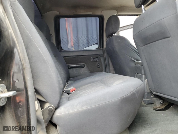 2004 Nissan Frontier 2WD XE with VIN 1N6ED29X04C440629, listed as a Copart auction lot 82430304 with 278,060 mi miles and Clean Title. Bid and sale history available at carsss.com. Image 10.