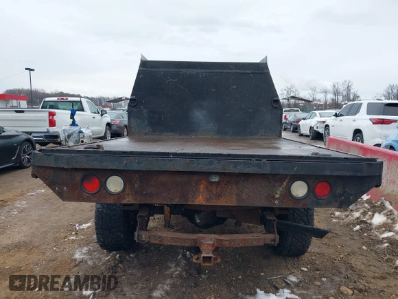 2010 Ford F-250 XL z VIN 1FTSX2B52AEA68720, wystawiony jako IAAI lot #41346824 z przebiegiem 235 000 mil mil oraz . Historia ofert i sprzedaży dostępna na DreamBid. Obrazek 17.