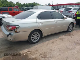 2004 Lexus ES 350 z VIN JTHBA30G145000388, wystawiony jako IAAI lot #42417373 z przebiegiem 294 899 mil mil oraz . Historia ofert i sprzedaży dostępna na DreamBid. Obrazek 4.