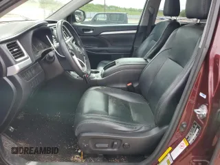 2015 Toyota Highlander XLE z VIN 5TDKKRFH0FS097839, wystawiony jako Copart lot #57030755 z przebiegiem 105 997 mil mil oraz Szkoda całkowita • Salvage title. Historia ofert i sprzedaży dostępna na DreamBid. Obrazek 7.