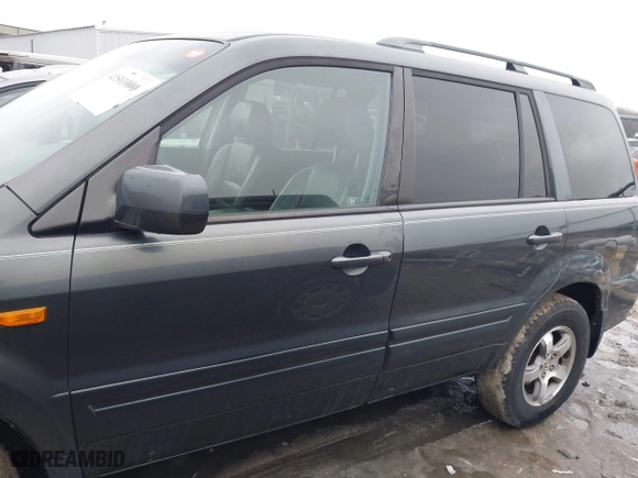 2006 Honda Pilot EX-L with RES with VIN 2HKYF18676H551683, listed as a IAAI auction lot 41501000 with 288,473 mi miles. Bid and sale history available at carsss.com. Image 14.