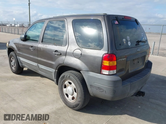 2007 Ford Escape XLS with VIN 1FMYU02Z77KA31257, listed as a IAAI auction lot 41430217 with 1 mi miles. Bid and sale history available at carsss.com. Image 3.